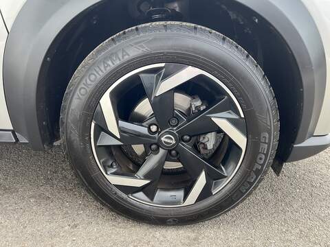 Nissan Juke 1.0 DIG-T N-Connecta DCT Auto Euro 6 (s/s) 5dr - U1651437