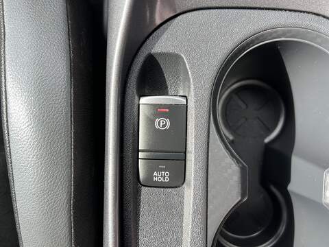 Nissan Juke 1.0 DIG-T N-Connecta DCT Auto Euro 6 (s/s) 5dr - U1651437