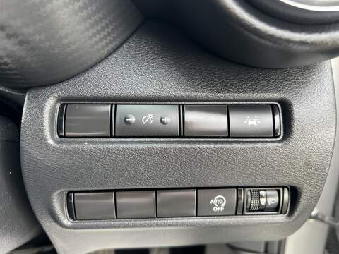 Nissan Juke 1.0 DIG-T N-Connecta DCT Auto Euro 6 (s/s) 5dr - U1651437