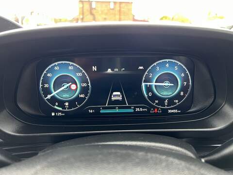 Hyundai BAYON 1.0 T-GDi MHEV Premium SUV 5dr Petrol Hybrid Manual Euro 6 (s/s) (100 ps) - U1651449