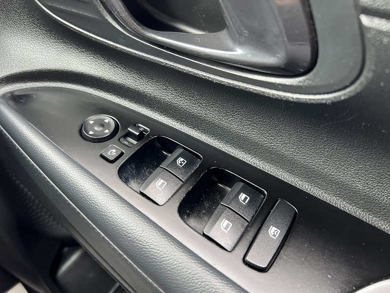 Hyundai BAYON 1.0 T-GDi MHEV Premium SUV 5dr Petrol Hybrid Manual Euro 6 (s/s) (100 ps) - U1651449