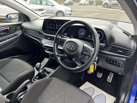 Hyundai BAYON 1.0 T-GDi MHEV Premium SUV 5dr Petrol Hybrid Manual Euro 6 (s/s) (100 ps) - U1651449
