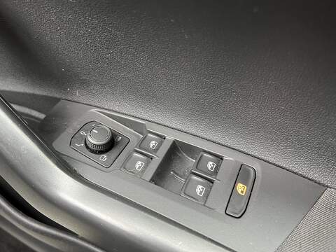 Volkswagen Taigo 1.0 TSI Life SUV 5dr Petrol Manual Euro 6 (s/s) (95 ps) - U1651450