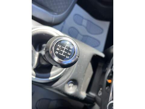Nissan Juke 1.0 DIG-T N-Connecta SUV 5dr Petrol Manual Euro 6 (s/s) (114 ps) - U1651456