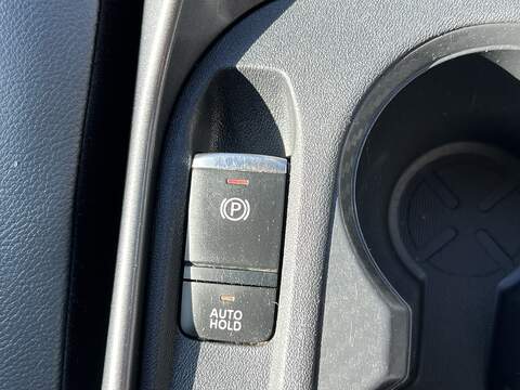 Nissan Juke 1.0 DIG-T N-Connecta SUV 5dr Petrol Manual Euro 6 (s/s) (114 ps) - U1651456