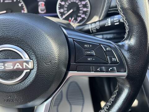 Nissan Juke 1.0 DIG-T N-Connecta SUV 5dr Petrol Manual Euro 6 (s/s) (114 ps) - U1651456