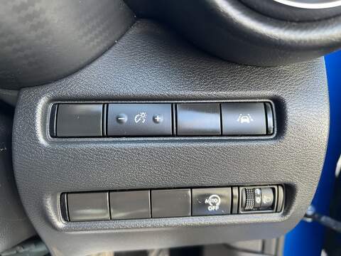 Nissan Juke 1.0 DIG-T N-Connecta SUV 5dr Petrol Manual Euro 6 (s/s) (114 ps) - U1651456