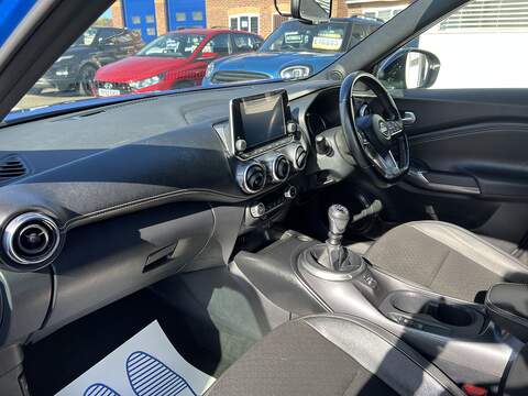 Nissan Juke 1.0 DIG-T N-Connecta SUV 5dr Petrol Manual Euro 6 (s/s) (114 ps) - U1651456