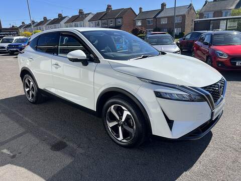 Nissan Qashqai 1.3 DIG-T MHEV N-Connecta SUV 5dr Petrol Hybrid Manual Euro 6 (s/s) (140 ps) - U1651458