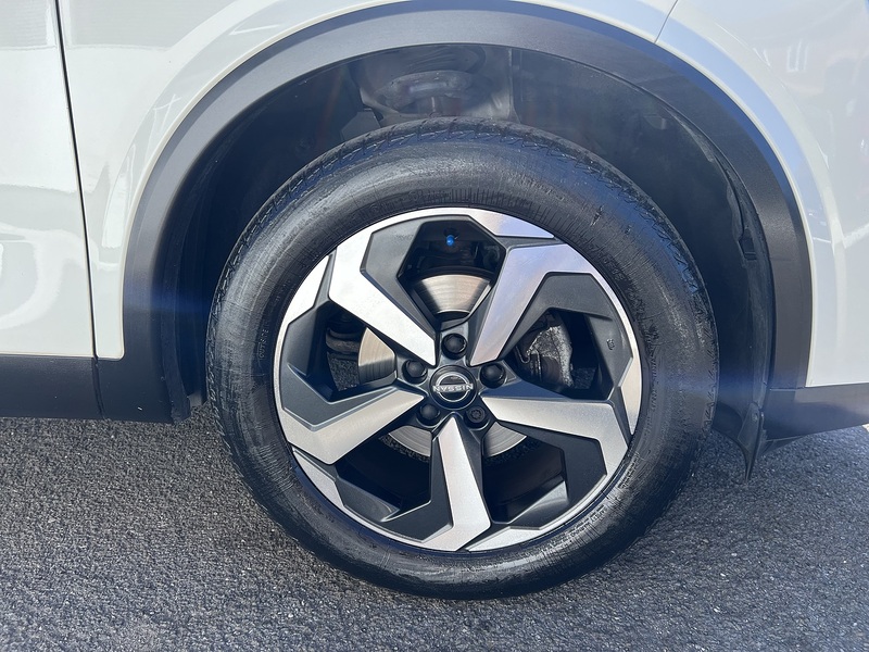 Nissan Qashqai 1.3 DIG-T MHEV N-Connecta SUV 5dr Petrol Hybrid Manual Euro 6 (s/s) (140 ps) - U1651458
