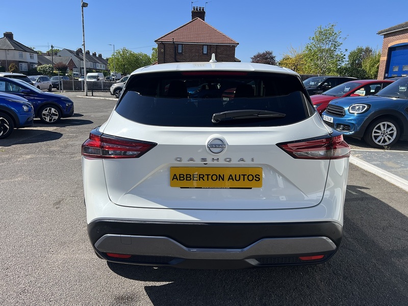 Nissan Qashqai 1.3 DIG-T MHEV N-Connecta SUV 5dr Petrol Hybrid Manual Euro 6 (s/s) (140 ps) - U1651458