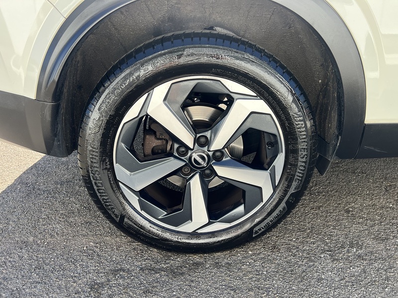Nissan Qashqai 1.3 DIG-T MHEV N-Connecta SUV 5dr Petrol Hybrid Manual Euro 6 (s/s) (140 ps) - U1651458