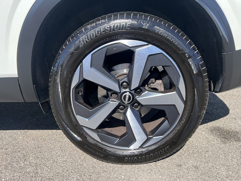 Nissan Qashqai 1.3 DIG-T MHEV N-Connecta SUV 5dr Petrol Hybrid Manual Euro 6 (s/s) (140 ps) - U1651458