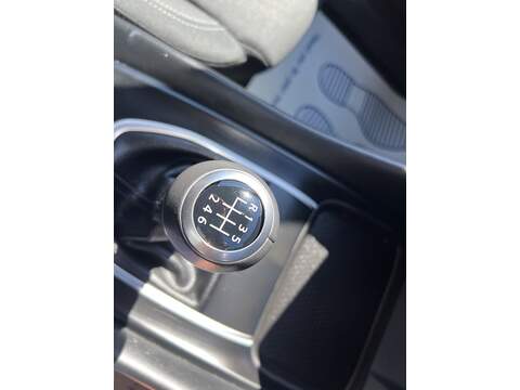 Nissan Qashqai 1.3 DIG-T MHEV N-Connecta SUV 5dr Petrol Hybrid Manual Euro 6 (s/s) (140 ps) - U1651458