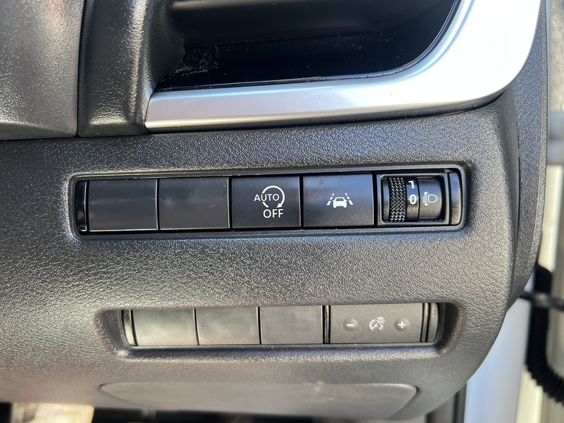 Nissan Qashqai 1.3 DIG-T MHEV N-Connecta SUV 5dr Petrol Hybrid Manual Euro 6 (s/s) (140 ps) - U1651458