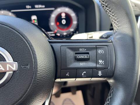 Nissan Qashqai 1.3 DIG-T MHEV N-Connecta SUV 5dr Petrol Hybrid Manual Euro 6 (s/s) (140 ps) - U1651458