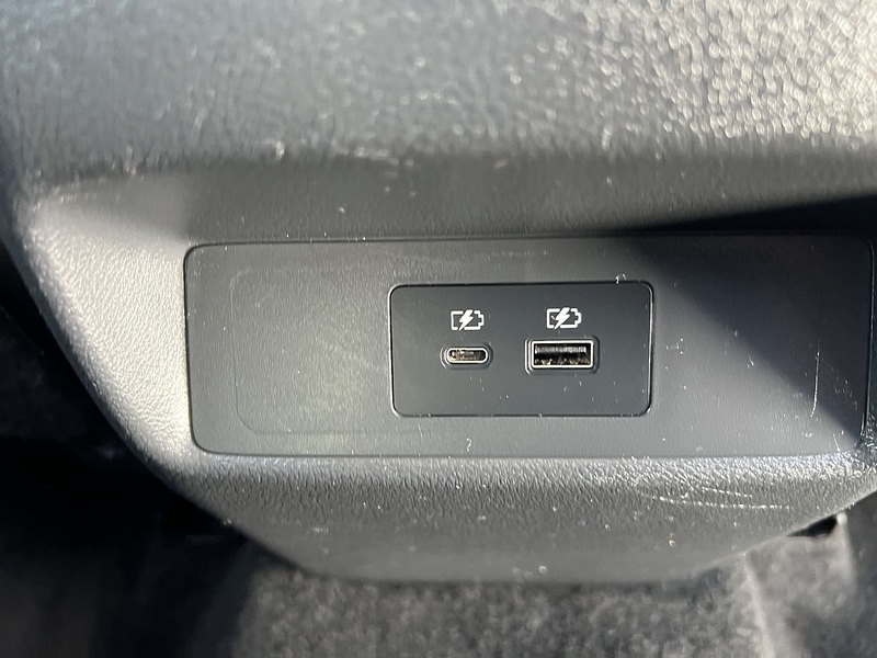 Nissan Qashqai 1.3 DIG-T MHEV N-Connecta SUV 5dr Petrol Hybrid Manual Euro 6 (s/s) (140 ps) - U1651458
