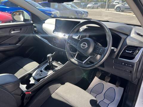 Nissan Qashqai 1.3 DIG-T MHEV N-Connecta SUV 5dr Petrol Hybrid Manual Euro 6 (s/s) (140 ps) - U1651458