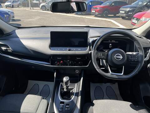 Nissan Qashqai 1.3 DIG-T MHEV N-Connecta SUV 5dr Petrol Hybrid Manual Euro 6 (s/s) (140 ps) - U1651458