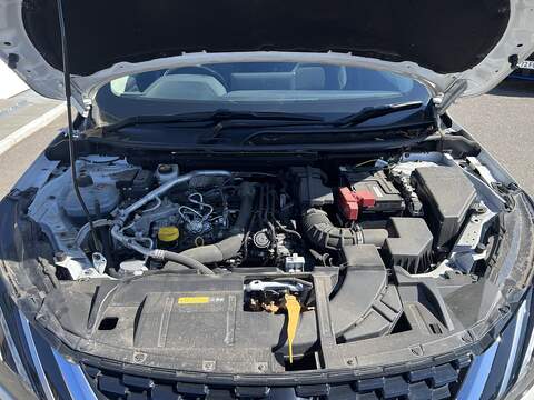 Nissan Qashqai 1.3 DIG-T MHEV N-Connecta SUV 5dr Petrol Hybrid Manual Euro 6 (s/s) (140 ps) - U1651458