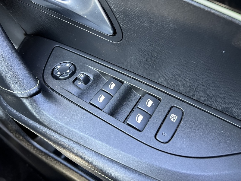 Peugeot E-2008 50kWh GT SUV 5dr Electric Auto (7kW Charger) (136 ps) - U1651472