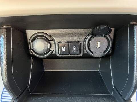 Suzuki Swift 1.2 MHEV Ultra Hatchback 5dr Petrol Hybrid Manual Euro 6 (s/s) (82 ps) - U1651478