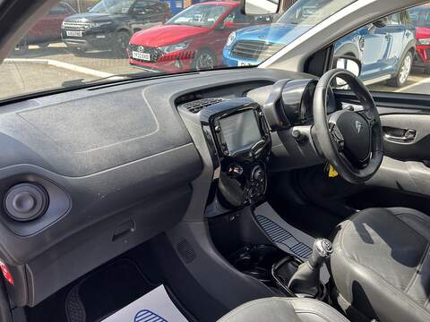 Citroen C1 1.0 VTi Flair Hatchback 3dr Petrol Manual Euro 6 (72 ps) - U1651481