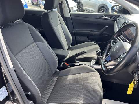 Volkswagen Taigo 1.0 TSI Life SUV 5dr Petrol Manual Euro 6 (s/s) (110 ps) - U1651490