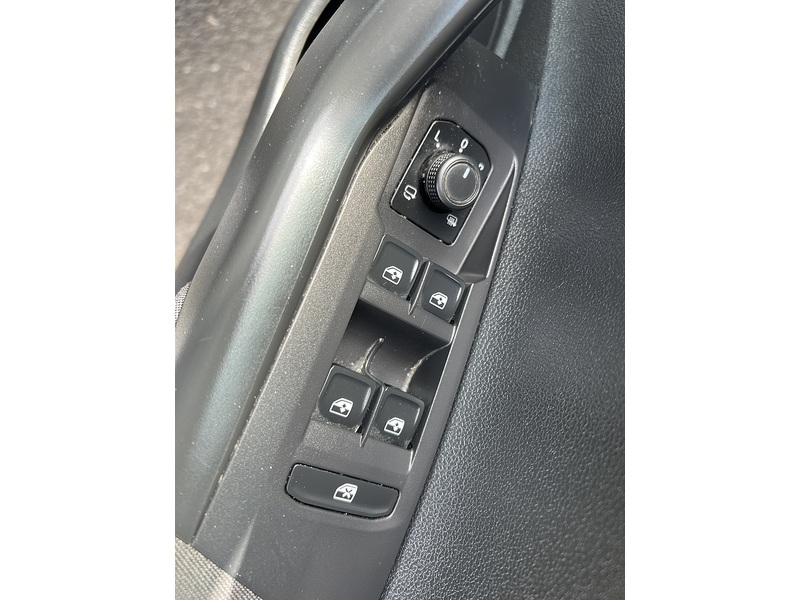 Volkswagen Taigo 1.0 TSI Life SUV 5dr Petrol Manual Euro 6 (s/s) (110 ps) - U1651490