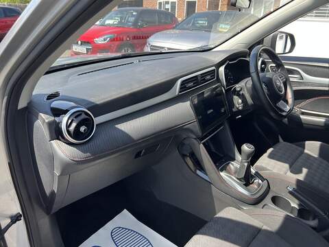 MG MG ZS 1.5 VTi-TECH Excite SUV 5dr Petrol Manual Euro 6 (s/s) (106 ps) - U1651533