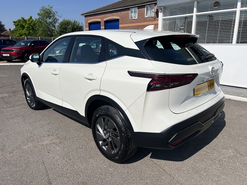 Nissan Qashqai 1.3 DIG-T MHEV Acenta Premium SUV 5dr Petrol Hybrid Manual Euro 6 (s/s) (140 ps) - U1651536