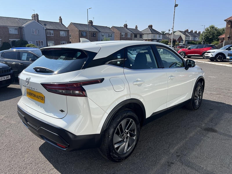 Nissan Qashqai 1.3 DIG-T MHEV Acenta Premium SUV 5dr Petrol Hybrid Manual Euro 6 (s/s) (140 ps) - U1651536