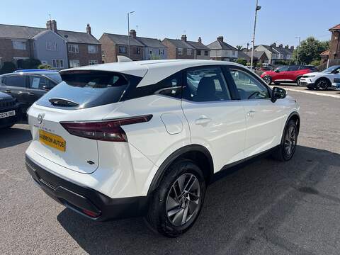 Nissan Qashqai 1.3 DIG-T MHEV Acenta Premium SUV 5dr Petrol Hybrid Manual Euro 6 (s/s) (140 ps) - U1651536