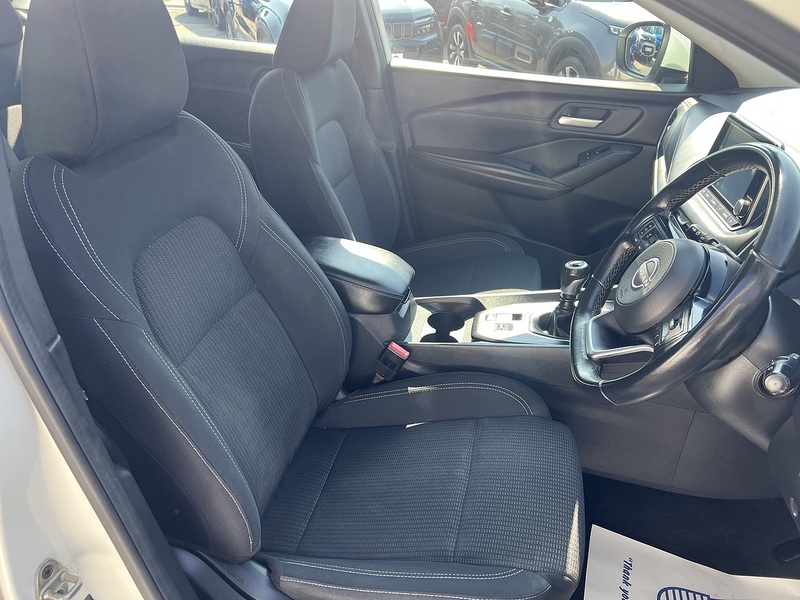 Nissan Qashqai 1.3 DIG-T MHEV Acenta Premium SUV 5dr Petrol Hybrid Manual Euro 6 (s/s) (140 ps) - U1651536