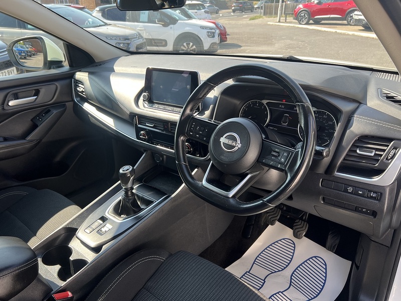 Nissan Qashqai 1.3 DIG-T MHEV Acenta Premium SUV 5dr Petrol Hybrid Manual Euro 6 (s/s) (140 ps) - U1651536