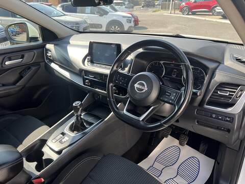 Nissan Qashqai 1.3 DIG-T MHEV Acenta Premium SUV 5dr Petrol Hybrid Manual Euro 6 (s/s) (140 ps) - U1651536