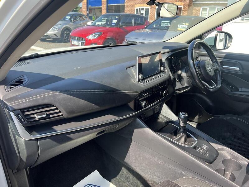 Nissan Qashqai 1.3 DIG-T MHEV Acenta Premium SUV 5dr Petrol Hybrid Manual Euro 6 (s/s) (140 ps) - U1651536