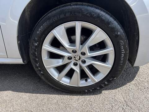 Skoda Kamiq 1.5 TSI ACT SE Drive SUV 5dr Petrol DSG Euro 6 (s/s) (150 ps) - U1651542