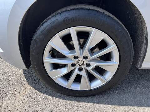 Skoda Kamiq 1.5 TSI ACT SE Drive SUV 5dr Petrol DSG Euro 6 (s/s) (150 ps) - U1651542
