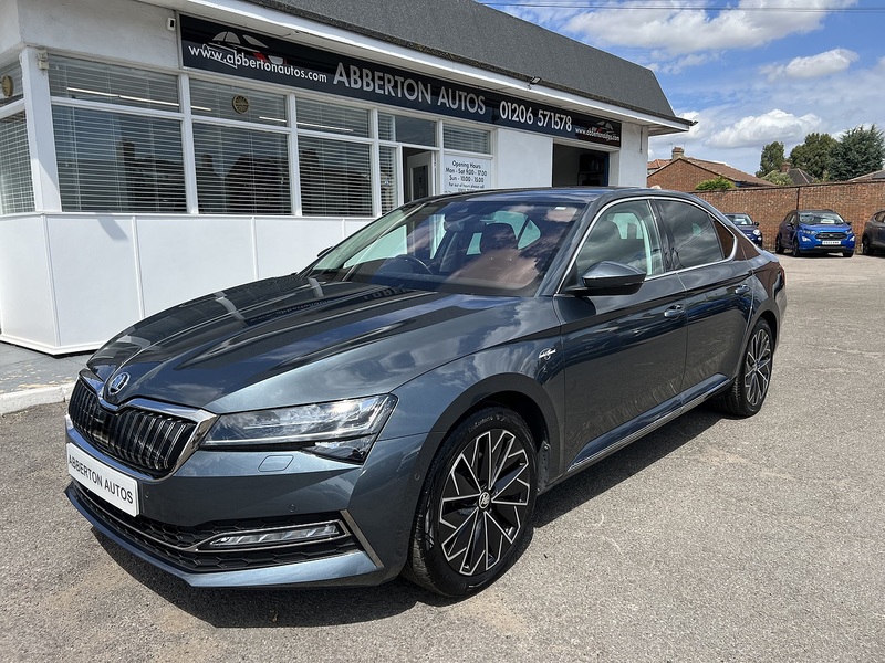 Skoda Superb 1.4 TSI iV 13kWh Laurin & Klement Hatchback 5dr Petrol Plug-in Hybrid DSG Euro 6 (s/s) (218 ps) - U1651555