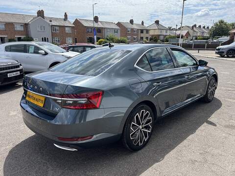 Skoda Superb 1.4 TSI iV 13kWh Laurin & Klement Hatchback 5dr Petrol Plug-in Hybrid DSG Euro 6 (s/s) (218 ps) - U1651555