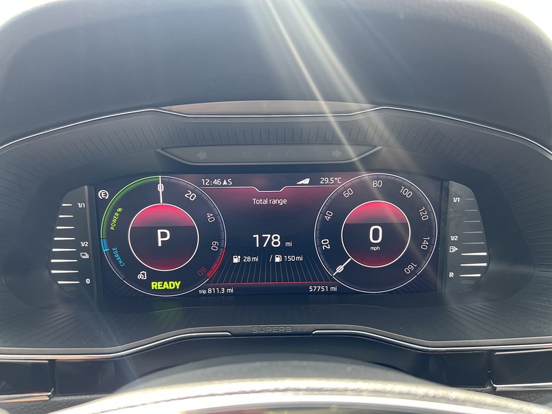 Skoda Superb 1.4 TSI iV 13kWh Laurin & Klement Hatchback 5dr Petrol Plug-in Hybrid DSG Euro 6 (s/s) (218 ps) - U1651555