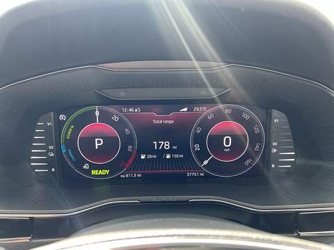Skoda Superb 1.4 TSI iV 13kWh Laurin & Klement Hatchback 5dr Petrol Plug-in Hybrid DSG Euro 6 (s/s) (218 ps) - U1651555