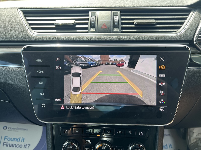 Skoda Superb 1.4 TSI iV 13kWh Laurin & Klement Hatchback 5dr Petrol Plug-in Hybrid DSG Euro 6 (s/s) (218 ps) - U1651555