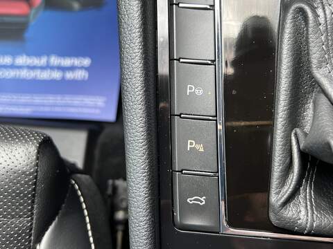 Skoda Superb 1.4 TSI iV 13kWh Laurin & Klement Hatchback 5dr Petrol Plug-in Hybrid DSG Euro 6 (s/s) (218 ps) - U1651555