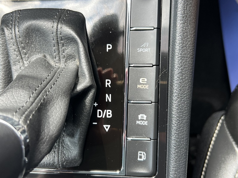 Skoda Superb 1.4 TSI iV 13kWh Laurin & Klement Hatchback 5dr Petrol Plug-in Hybrid DSG Euro 6 (s/s) (218 ps) - U1651555