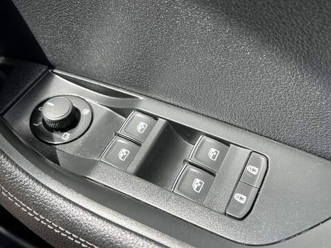 Skoda Superb 1.4 TSI iV 13kWh Laurin & Klement Hatchback 5dr Petrol Plug-in Hybrid DSG Euro 6 (s/s) (218 ps) - U1651555