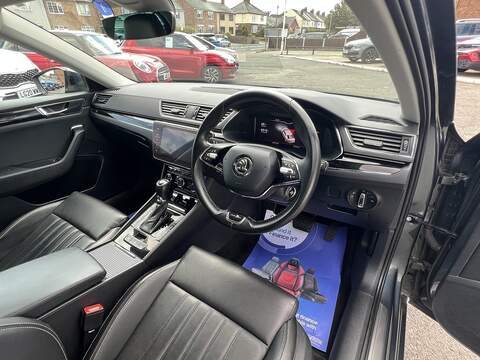 Skoda Superb 1.4 TSI iV 13kWh Laurin & Klement Hatchback 5dr Petrol Plug-in Hybrid DSG Euro 6 (s/s) (218 ps) - U1651555