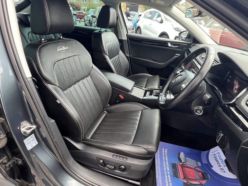Skoda Superb 1.4 TSI iV 13kWh Laurin & Klement Hatchback 5dr Petrol Plug-in Hybrid DSG Euro 6 (s/s) (218 ps) - U1651555