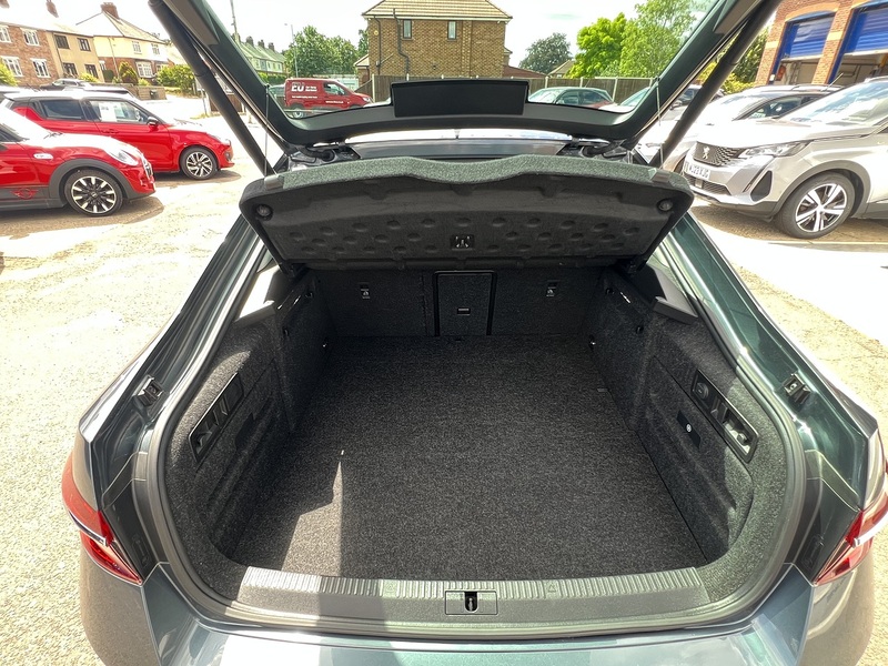 Skoda Superb 1.4 TSI iV 13kWh Laurin & Klement Hatchback 5dr Petrol Plug-in Hybrid DSG Euro 6 (s/s) (218 ps) - U1651555
